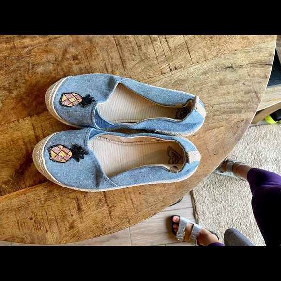 Roxy pineapple slip-ons - Picture 3 of 4